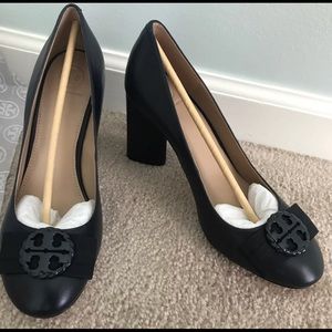Tory Burch Navy Pumps